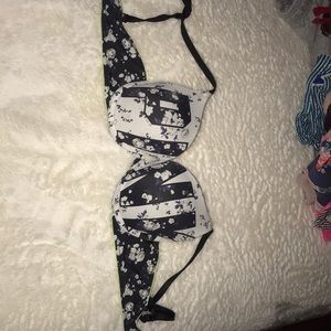 Size 32 C Victoria Secret PINK bra